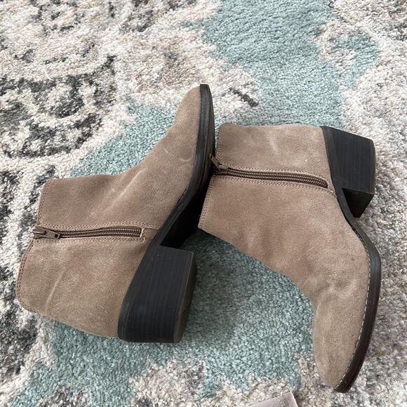 White Mountain 8.5 *Havana* Suede Leather Tassel Ankle Booties EUC - Picture 8 of 11